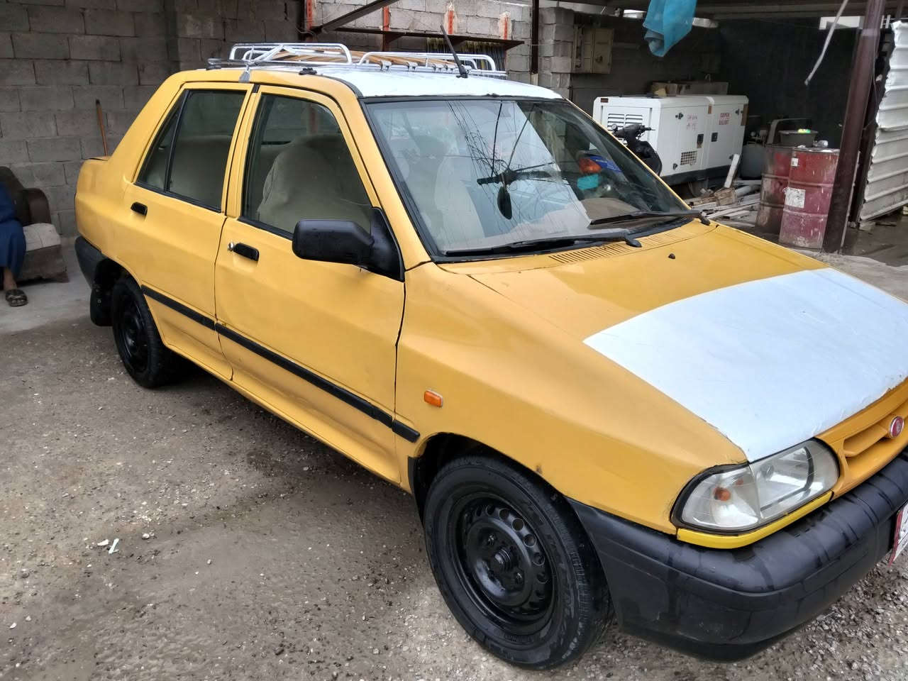 السلام عليكم عيدكم مبارك سايبه موديل 15كير محرك صدر مابيهن شي شاصي ملحوم بيه طخه بلجاملغ الامامي ول بنيد وبس عليها غرمات هيه ومرور 600الف عل مشتري عندي اورق ال هيه مال 25 يعني اذ جوه ال 600بلعافيه عليك واذ فوك ال 600عليه رعيه يريد تحويل وين مايعجبك شغل وطلع جاهزه منك ال شارع غرفته حلوه ونضيفه اخذ صافي 20ورقه صافي الك يمي بصمه وبس تجي وتقتنع وشوف السياره اقتنعت عل راسي وأتشرب جايك تتغده يمي اهلن وسهلن بلي يشتري بيتي بغداد ***********سيارتي مال عيشه مال فقير عمي عل باب الله
