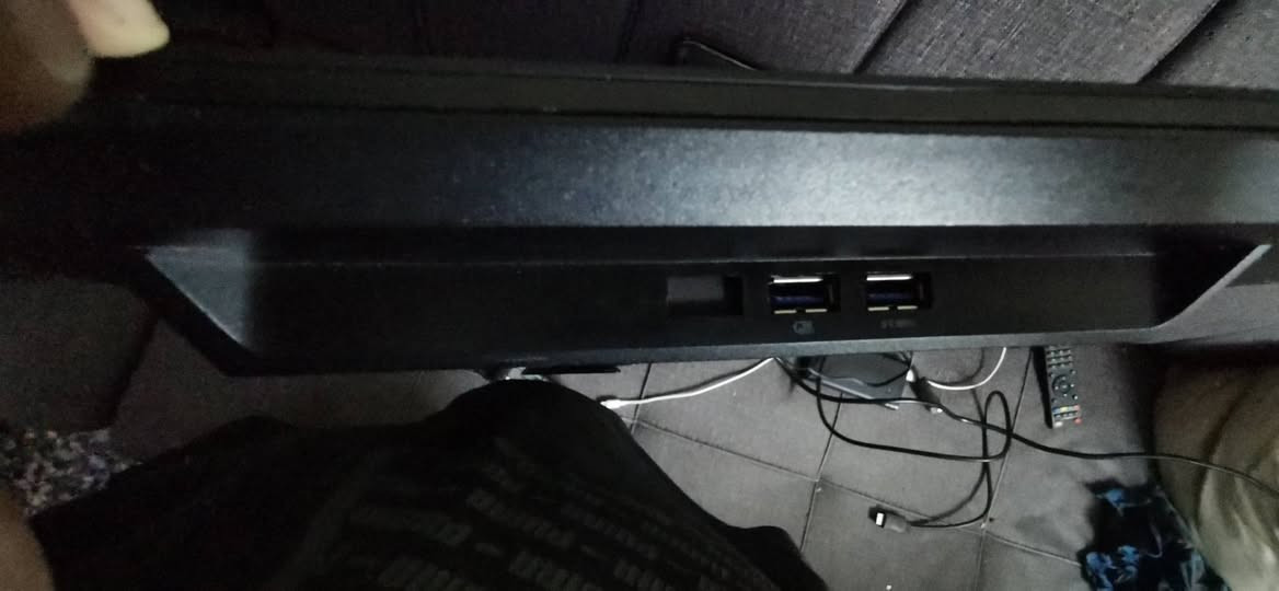 سلام عليكم اخواني عندي شاشه نوع أيسر مال العاب
كيمنك 
الحجم 27 بيها منافذ HDMI مع كامره مدمجة 
 السعر 100 الف البياع حي الرساله الأولى قرب مدينة العاب الكرخ تلفون ***********
WhatsApp +964***********
