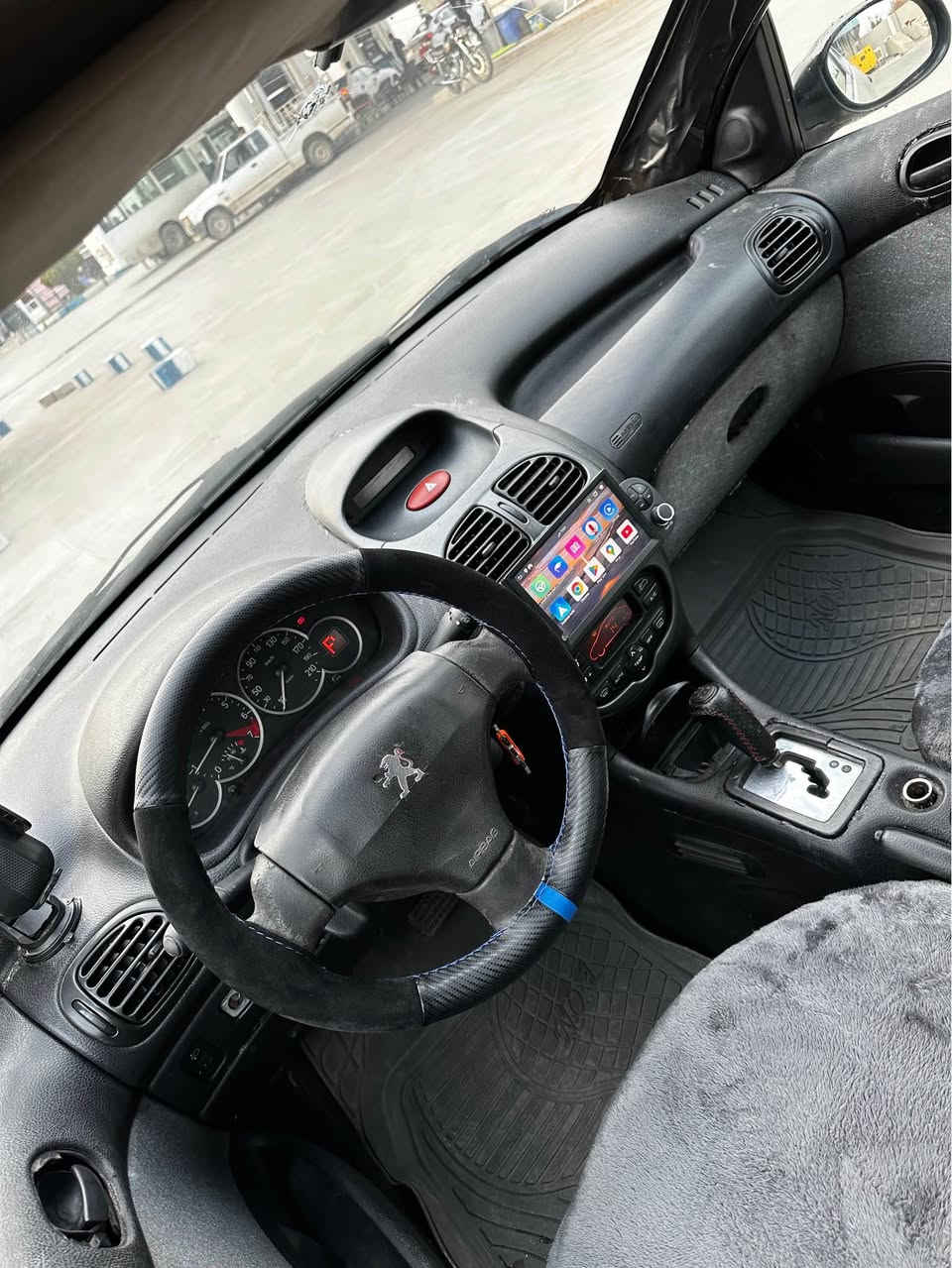 سعری ٣٦ وەرەقە و ٢١٠هەزار خرامەی لەسەرە دەیدەمەوە 
ژ.م/ *********** / وەتسئەپی لەسەرە 

بیجۆ مۆدیل ٢٠٠٨  (تۆماتیک - تەبرید) 

حیزام نیە بە حیزام دەیفرۆشم بێ لێدران پێش و پشتی کەپسە 

گێر و مەکینە و تەقەو رەقەی بەشەرت 

سەنەوی ٢٠٢٣یە بەناوی خۆمە 

٤تایەی تازەم بۆ بەستاوە 
شاشە ئایپاد و کامیرایە 

سعری ٣٦وەرەقە و مەجالێکی کەم 
ژ.م/ *********** أربيل, العراق
