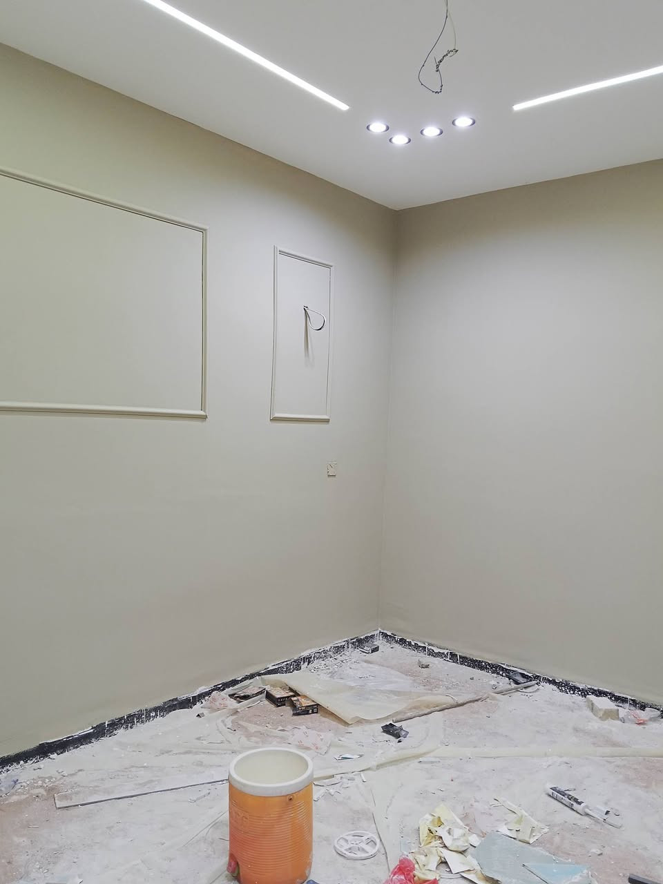 السلام عليكم صباغ داخلي وخارجي
ختصاص( فوم ) سحب ملكي  صبغ اخشاب  طلس عام ترميم   هاذه شغلي وحالين متفرغ  للستفسار *********** واتساب او مراسلت صفحه
