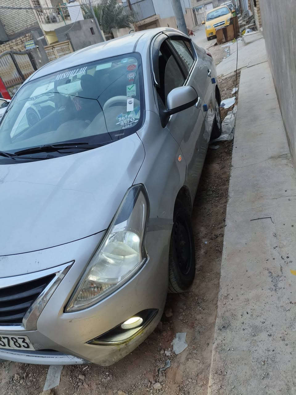 نيسان صني موديل 2015 مكفولة من الحادث والشواصي نظيفة بيها بارد بالجاملغ الامامي 
محرك جديد ستوني شادة كير حدادية نظافة 80 بالـ100 سيارة ناعمة مال جناي رقم سليمانية انكليزي بأسمي تريد تحويل تريد وكالة رقمي *********** والسعر 85 وبيها مجال بسيط المكان النجف حي ميسان

