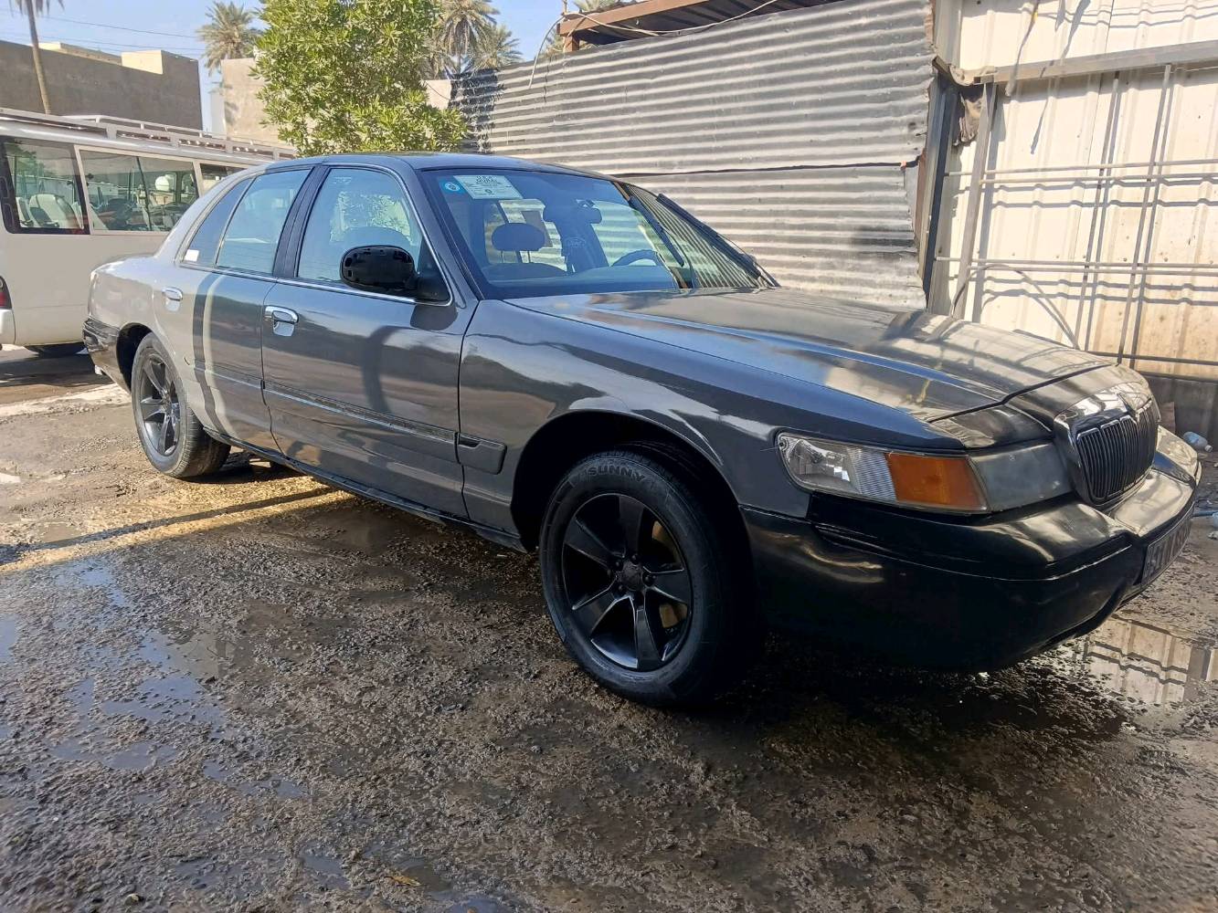 كراند ماركيز موديل ٢٠٠١ ٨ سلندر محرك ٤٦٠٠ كير ومحرك بلاد مصبوغه عام اللون اسمنتي فورد 
العنوان بغداد القادسية قرب ساحة النسور
٥٠ ورقه بيها مجال بسيط
متواجد واتس اب ***********
شنو هو الموديل والسنة بالتحديد؟: 
٢٠٠١
كم سعر السيارة؟: 
٥٠
وين موقع السيارة بالضبط؟: 
بغداد ساحة النسور