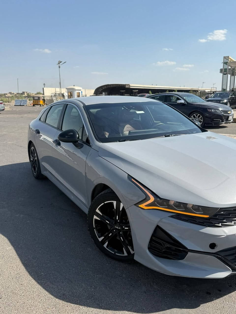 كيا k5 موديل 23 لون اسمنتي GT lien

ماشي 55 الف ميل

داخل جلد احمر 

فول مواصفات ما عدا البانوراما 

محرك 1600 تيربو 

حساسات خلفية و حساسات بلمري و رادار امامي

وارد امريكي حادثهة بامريكة فقط البنيد و اجتي ال بغداد صار بيهة 3 قطع 

موجود سونار  جديد من بدي جيك البارحة سويتة بتاريخ 
2026/5/21
للمعولمه : شاصي+ لغد مكفولات 
كير محرك مكفولات 
كلشي شغال برغي مابيها نقص سياره جاهزه من كلشي تجي وتشوفها وتعجبك 
السعر : 165 ورقه 
***********
العنوان : بغداد الامين الثانيه
