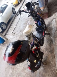 مطور شحن • ٥ بطاريات • الموصل شارع عشرين