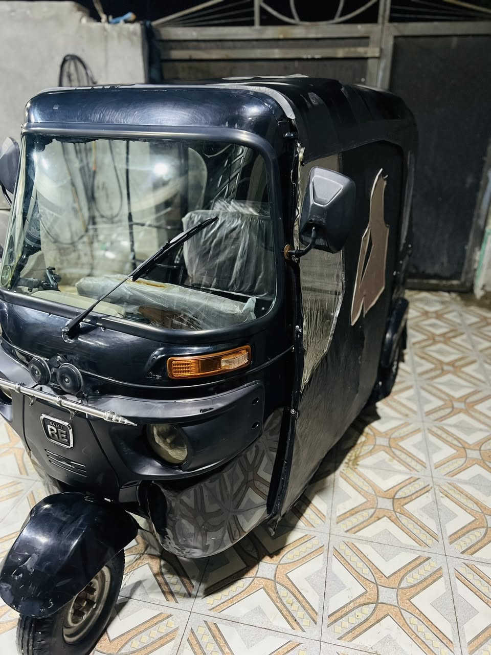 السلام عليكم 
تكتك للبيع موديل ٢٢رقم وسنويه باسمي 
السعر ٧٥٠٠
المكان بابل قضاء القاسم 
***********
