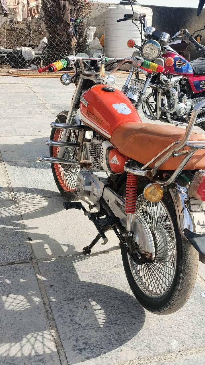 سلام عليكم دراجه نامه  للبيع وراق اصولي محرك ما مفتوح بل جيس موديل 20شراي تصل  ***********شراي تصل
