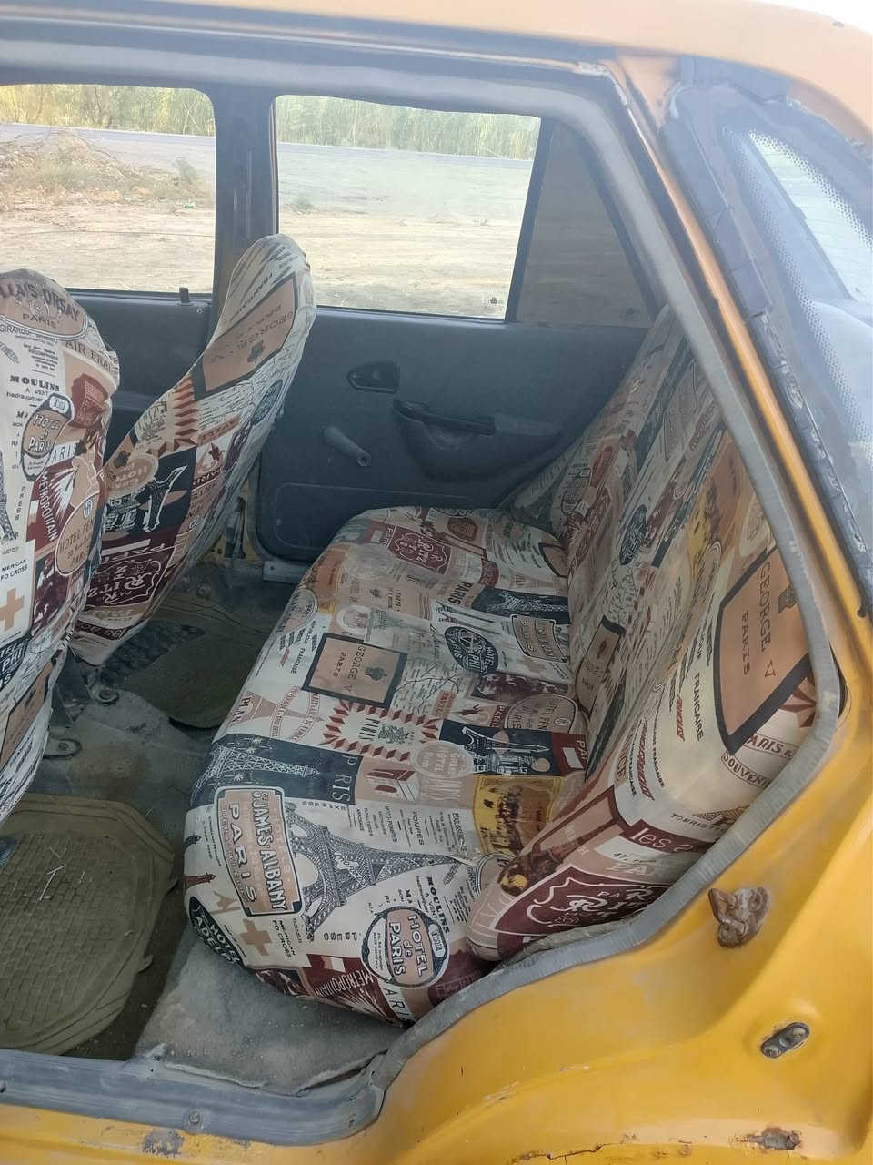السلام عليكم سياره سايبه للبيع رقم ذيقار احمر مكينه و كير واكسن و شواصي خير من الله السياره ما اندل راعيهاء اكفل من السرقه و العشائر كهربائيات كلهاء شغاله للاستفسار و السعر الاتصال على الرقم *********** مكان السياره واسط  ملاحضه مكلف بل نشر
