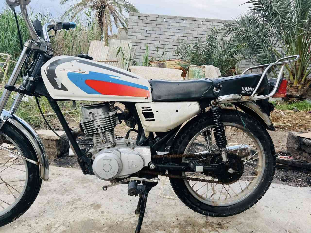 دراجه ايراني نامه كله بلاد دراجه جاهزه من كلشي كهرباءيات كله شغاله دبلات وره وكدام مكينه ناعمه شلعه معدل فول دراجه جاهزه لبوريه ضعيفه ونضافه شوفت عينك قضاء المدينه سعر 325وبيه مجال بسيط رقم ***********
