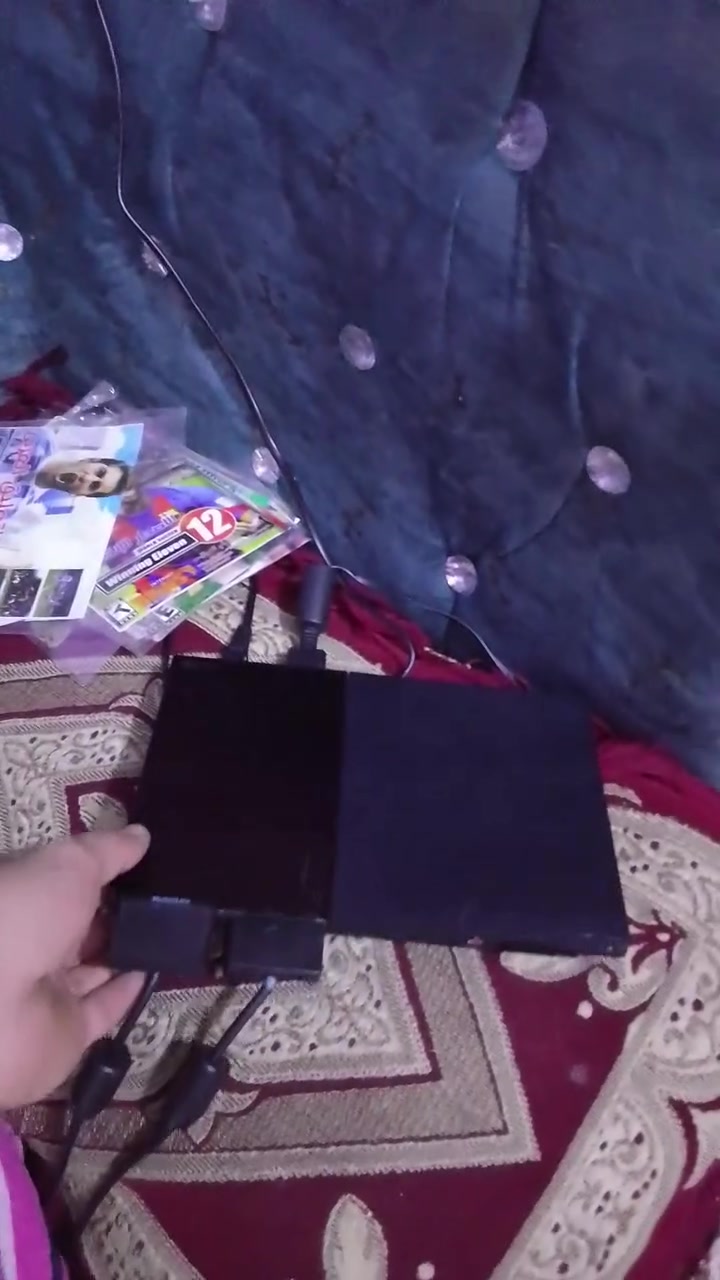 أبلي 2 اسلم جهاز نضافته ولا غلطه ما مفتوح ويا 130 قرص سعره 75 قفل مكاني بغداد حي النصر توصيل ماعندي ***********
