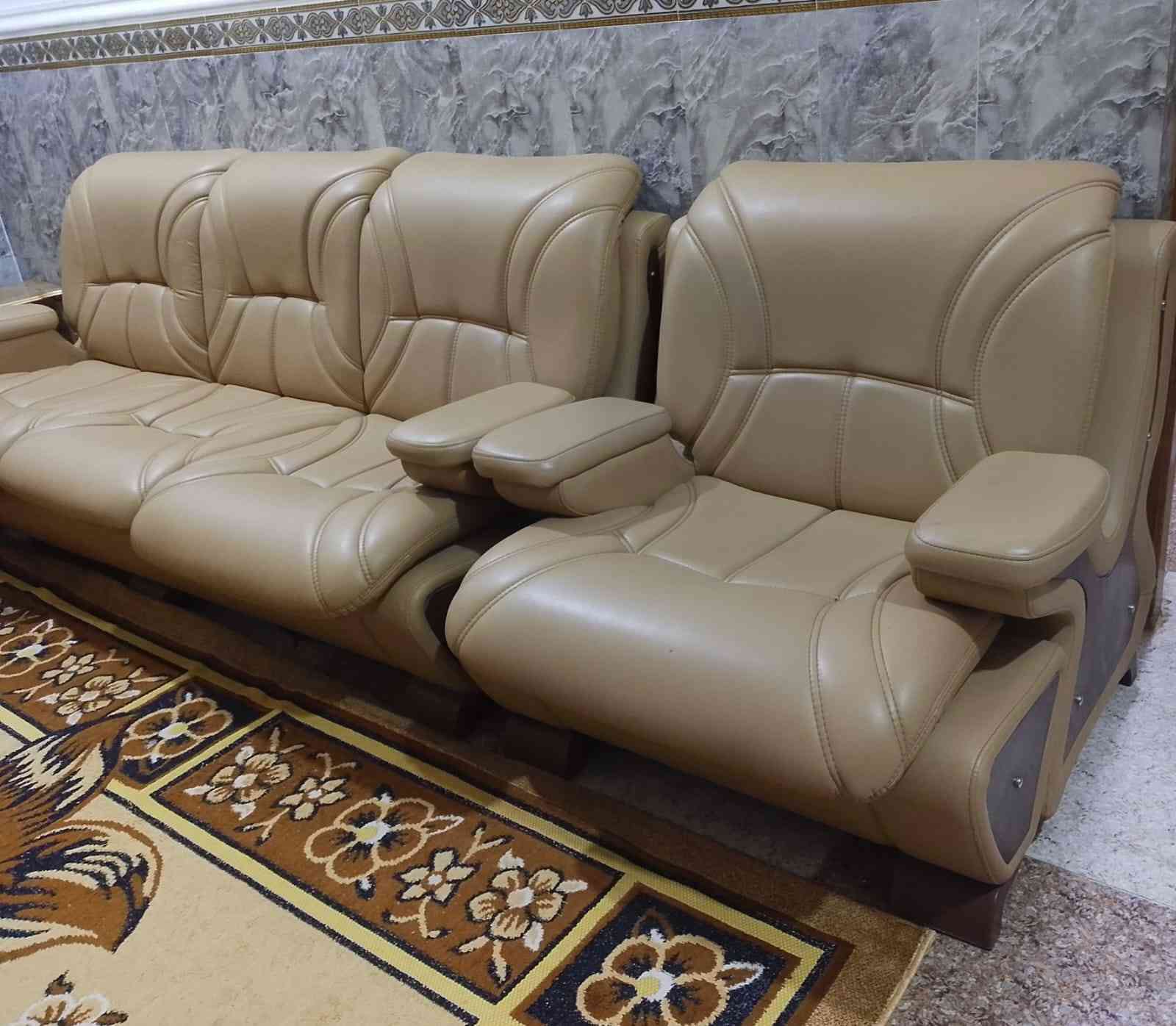 السلام عليكم
قنفات جلد درجة اولى للبيع 
الاستفسار ***********
مكان البصرة
