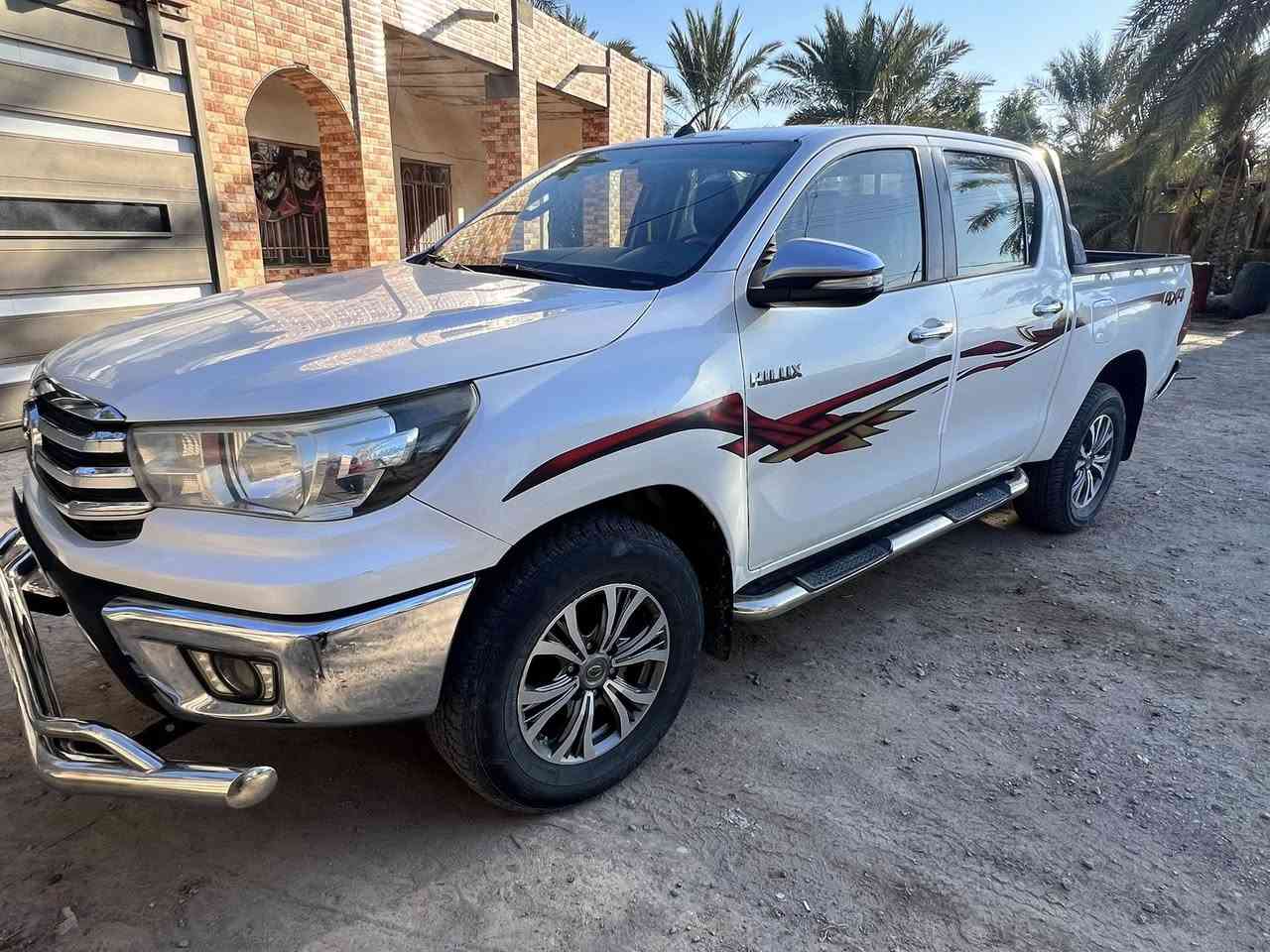 تويوتا هايلوكس فور ويل محرك 2700موديل 2017 بصمه تشغيل وبصمه أبواب وحساسات وكاميرا خلفية تحويل مباشر بيها صبغ جاملغ امامي ايمن وباب البدي والسونار مرفق مع الصور للبيع 285وبيها مجال او المراوس بتاهو اولاندكروز للاستفسار ***********
