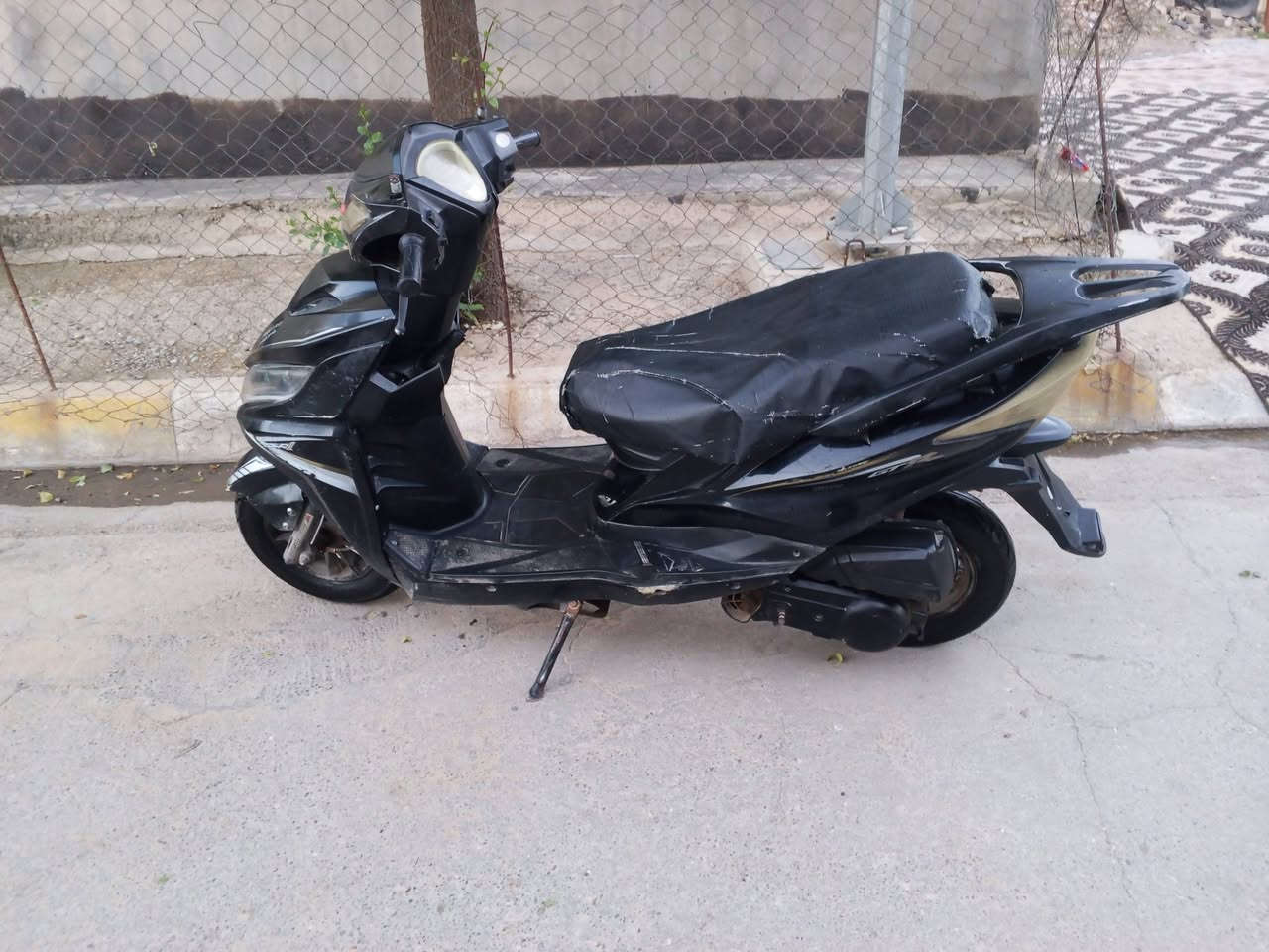 دراجه ماكس للبيع شرط الشغل اي عيب مابي كهربائية شغل كامل سلف شغال سعره 160 وبي مجال االشراي يتصل ***********
