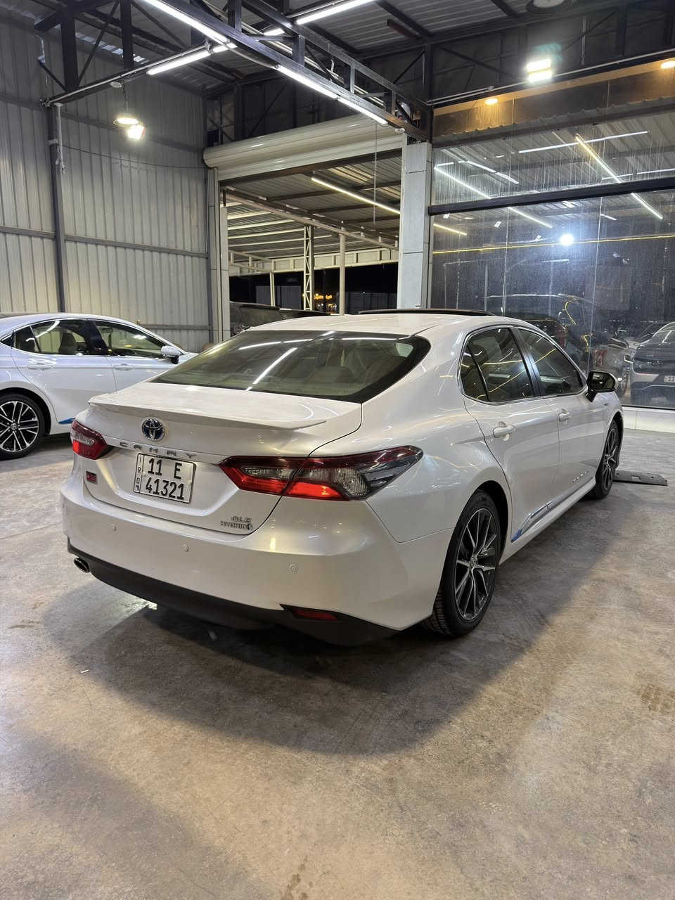 كامري 2024 عبد اللطيف جميل
فول واحد على واحد  بيها ضربة خفيفة بل باب مال سايق 
ولباب الخلف السايق شخط خفيف ما مصلحة صور الضربة بل منشور  مكان السيارة الديوانيه       سعر 225 ورقه
للاستفسار (***********)
