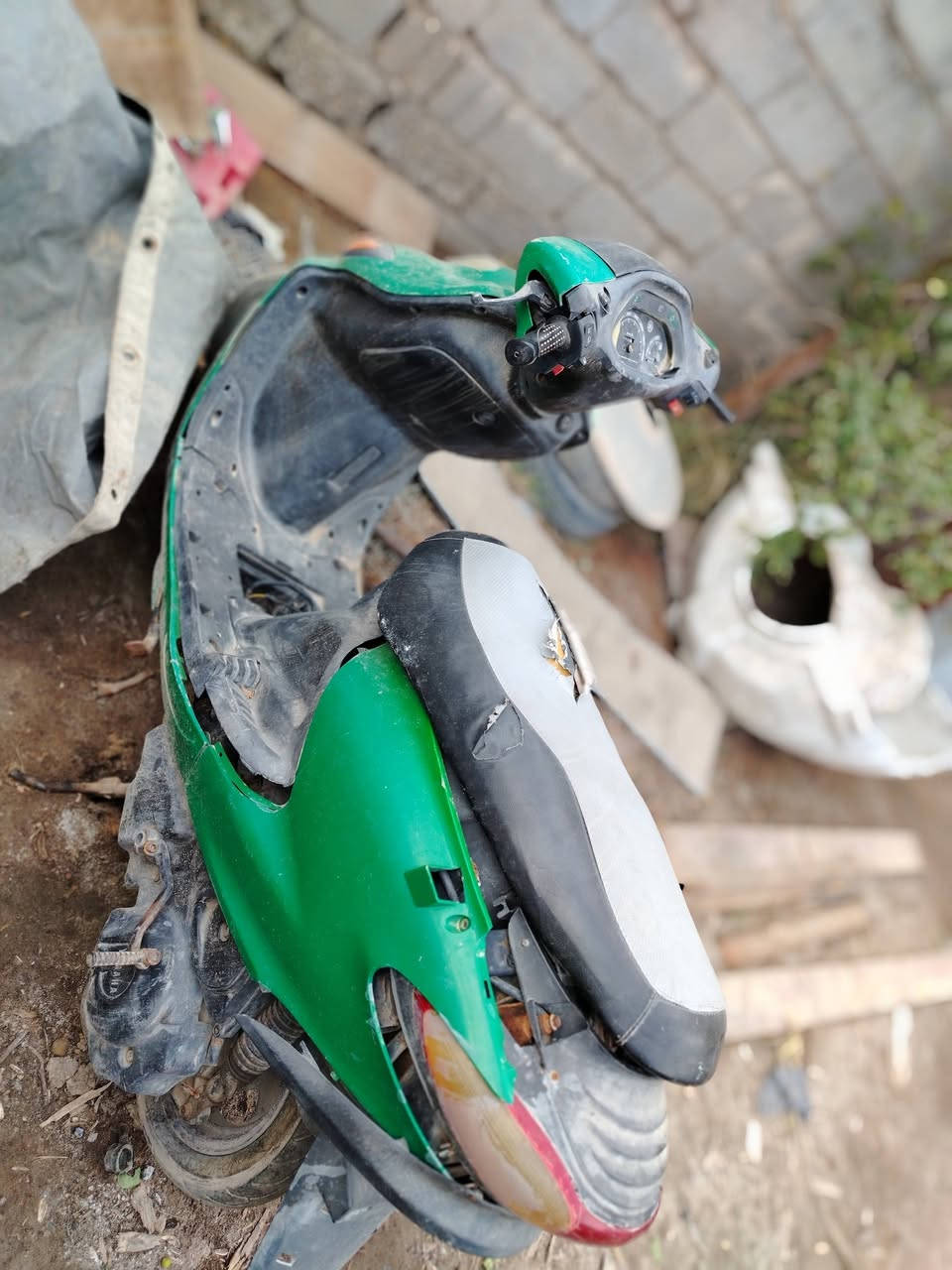 سلام عليكم شباب دراجه دولفين ابيعه كوم حديد تريد تفصيخ تريد كامله انطيني سعر هذا رقمي ***********
