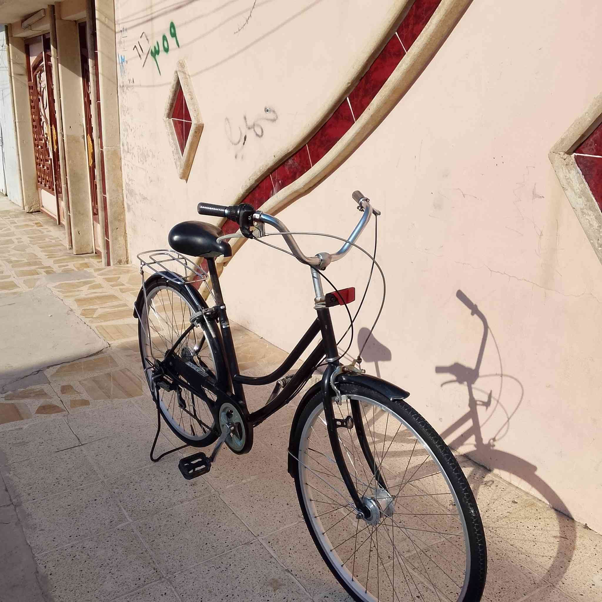 سلام عليكم باستقل للبيع حجم 26 جير وحساس عنوان موصل جانب الايمن ***********
سعر 75
