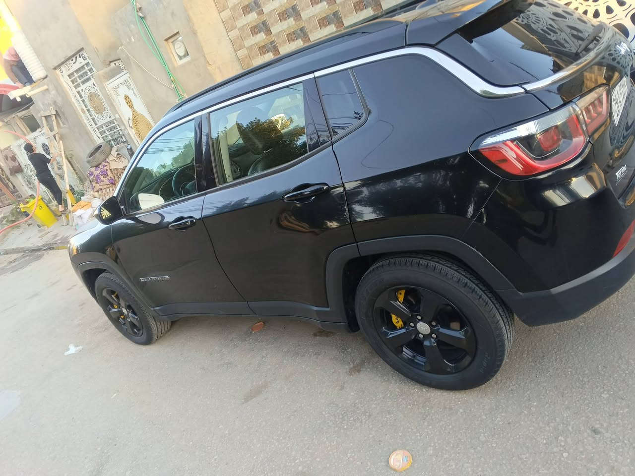 السلام عليكم جيب كومباس فئة لاتيتيود موديل 2019مريكي ضرر  بنيد بس السيارة جديدة كلش ماشيا 73  الف كيلو مو ميل السعر 112 وبيه مجال رقم لنجف *********** مكان نجف ومروس هم ترهم واتساب اتصل
