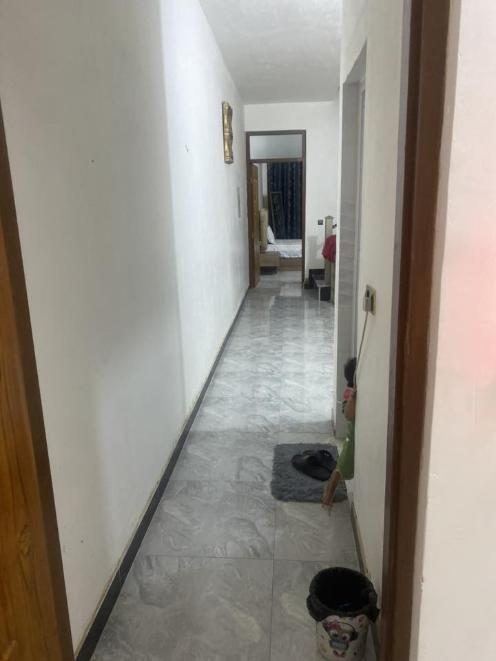 للبيع 100مترب220 الواجهة 5مدخلين بناء حديث 3غرف نوم 3صحيات واستقبال ومطبخ شارع المركز
***********
