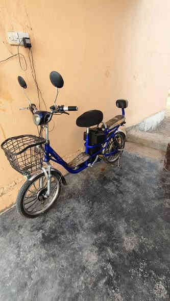 بايسكل شحن حجم 20  نوعيه البايسكل دراجه بغداد للبيع 300 الف للتواصل هذا الرقم ***********
