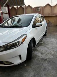 للبيع كيا فورتي 2017 هاشباك   رقم اربيل دولي السيارة بأسمي سنوية لل203...