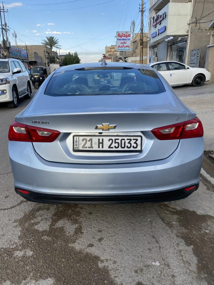 سلام عليكم ماليبو 2017 Lt للبيع
مكينه 1500 تيربو
مواصفات:
كير At
هيتر بالمري
بصمه تشغيل
صدر امامي خلفي جديد 
كروس سرعه
شاشة اعطال
اوتو ستوب
تبريد قطعتين 
مانع انزلاق
سستم صوت كلش مرتب
شاشة جبيرة كار بلي
كشن السايق كهرباء
مري كهرباء
تحكمات ستيرن جهتين + خلفي
عليها منضومة LED اوزوم اصلي بعدهن بالضمان 
بصمه 4 بوب
تبريد خير من الله 
كير ومكينه خير من الله 
السيارة مداريها دهن بس موتول وبانزين بس محسن 
السيارة بيها ملاحضات بالكشر كلهن يرجعن بارد والبدنه الامام شويه هاطلة يرادلها تعديل 
السياره بأسمي تريد وكالة او تحويل 
ماشية 116الف كيلو

سعر 100 وبيها مجال 
***********
