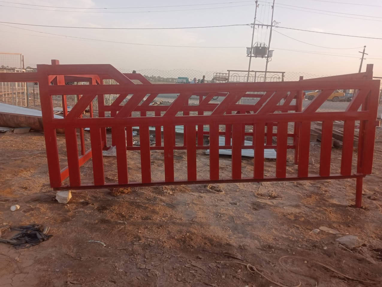 السلام عليكم للبيع السعر 300 وبي مجال.  ***********.     ***********
