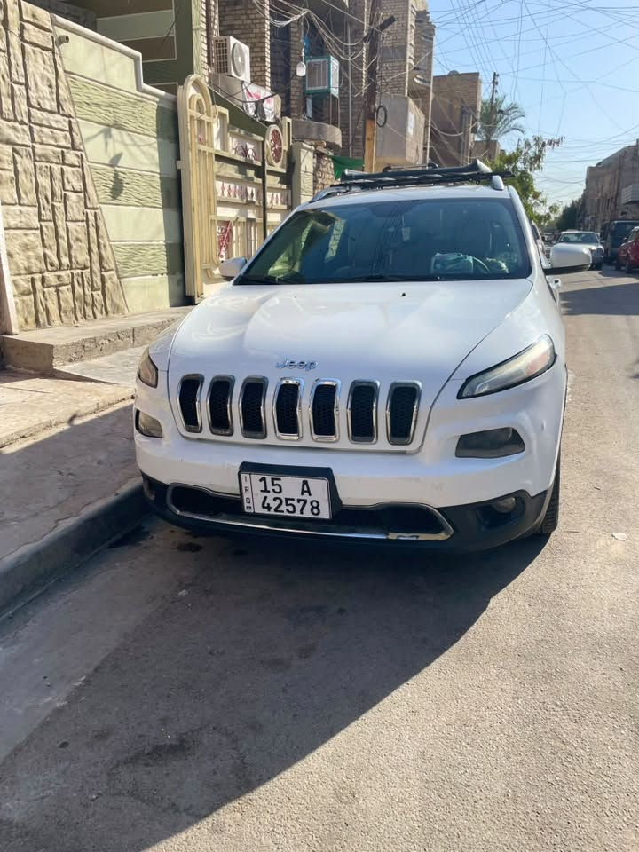 جيب شيروكي لمتد 2016
محرك 2400 
فول مواصفات عدا الفتحة
تشغيل عن بعد 
ترحيب بالمرايات الجانبية
بصمة تشغيل وابواب وصندوك
تبريد قطعتين 
تدفئة بالستيرن
تدفئة بالكشنات
كشنات جلد بيجي مميز
كرسي تحكم كهربائي
ويل كب 18 كروم بلادي
لايتات زينون عالي ناصي وكشافات زينون
3شاشات ابل كار بلي 
كامرة دوارة 
سايد بريك بصمة
 حادثها دعاميات واكعات نفسهن شديتهن 
رقم ابنار انكليزي الجديد باسمي وبيها شبر بارد بالجاملغ 
مكانها بغداد 114 وهذا رقمي***********
