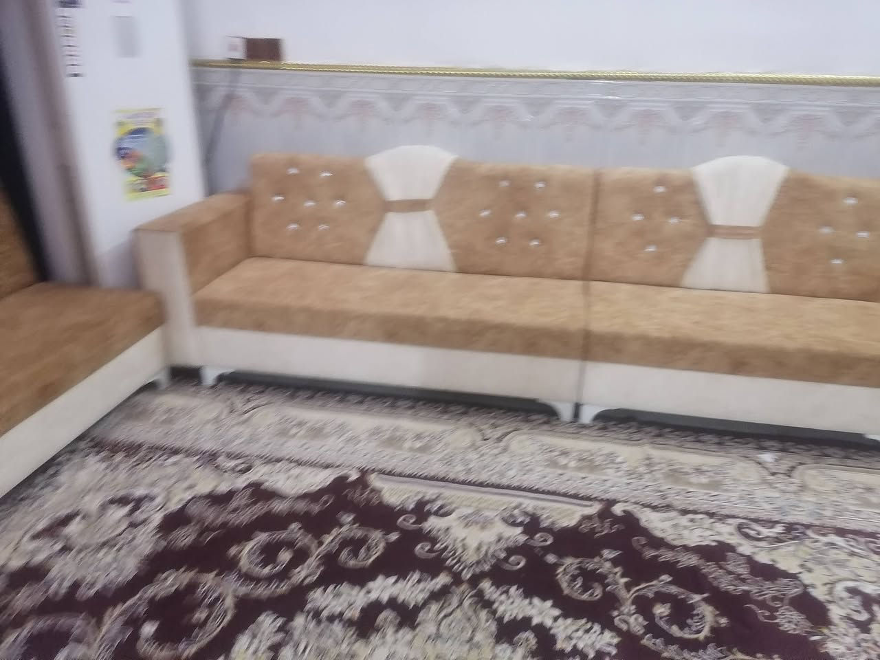 ديوان ١٤ متر يعني ٢٠ مقعد سعره ٤٥٠ الف جدا نظيف عنوان بابل الحمزة الغربي الجمعيه بصف ازياء منتظر موسى للاستفسار *********** واتساب أو مراسلات الصفحه يوجد توصيل
