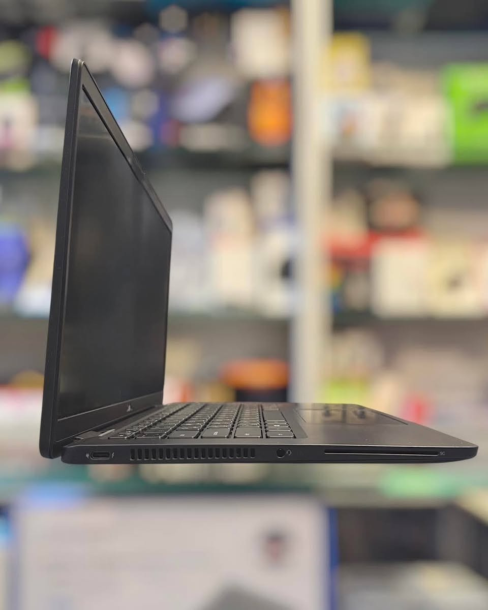 بسعر : 445 الف
Dell Latitude 7420
المواصفات : Intel Core i7-1185G7
 معالج كور اي ٧ الجيل الحادي عشر
‏‎رام: 16GB DDR4
‏‎ذاكرة: 256GB SSD
كرت شاشة داخلي : 8GB INTEL SHARE
‏‎حجم الشاشة:  لمس 14inch FHD (Touchscreen)
‏‎مدخل USB A  و Type C و منفذ سماعة
منافذ HD , Micro SD CARD
‎توصيل جميع المحافظات ٥ الاف
ماوس وحقيبة هدية مع الجهاز
ضمان لمدة ١٠ ايام من تاريخ الوصل
مراسلتنا عبر الواتساب او الماسنجر
***********
***********
