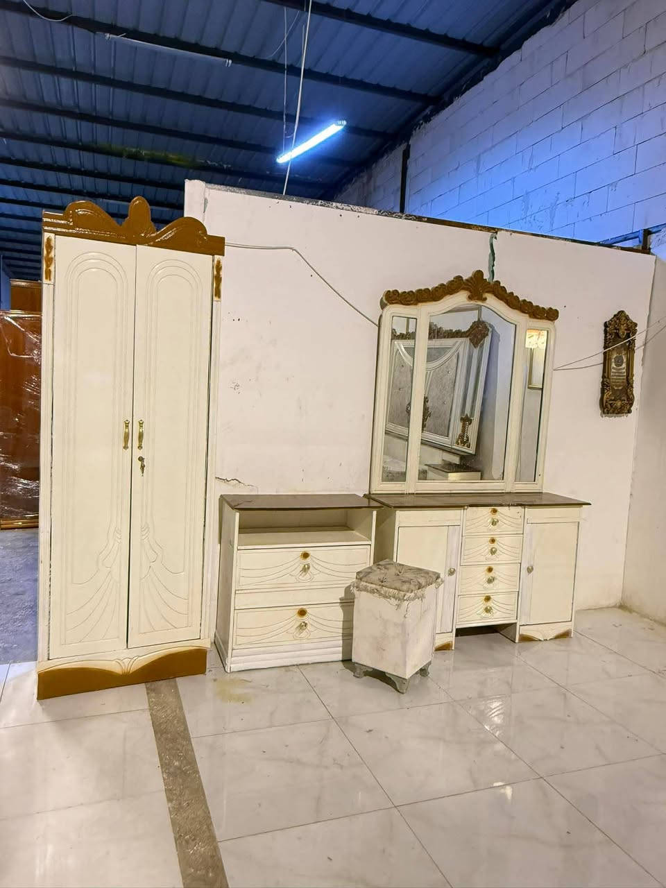 غرفه بيض صبغ حراري
السعر ٨٠٠ ٧٥٠ قفل 
شد نقل داخل بغداد مجاني 
نضافه ٩٠
تسع قطع 
شازون طابوري هديه


**إذا كنت صاحب هذا الإعلان وتريد حذفه لأي سبب، رجاءا أرسل رسالة إلى الدعم الفني**