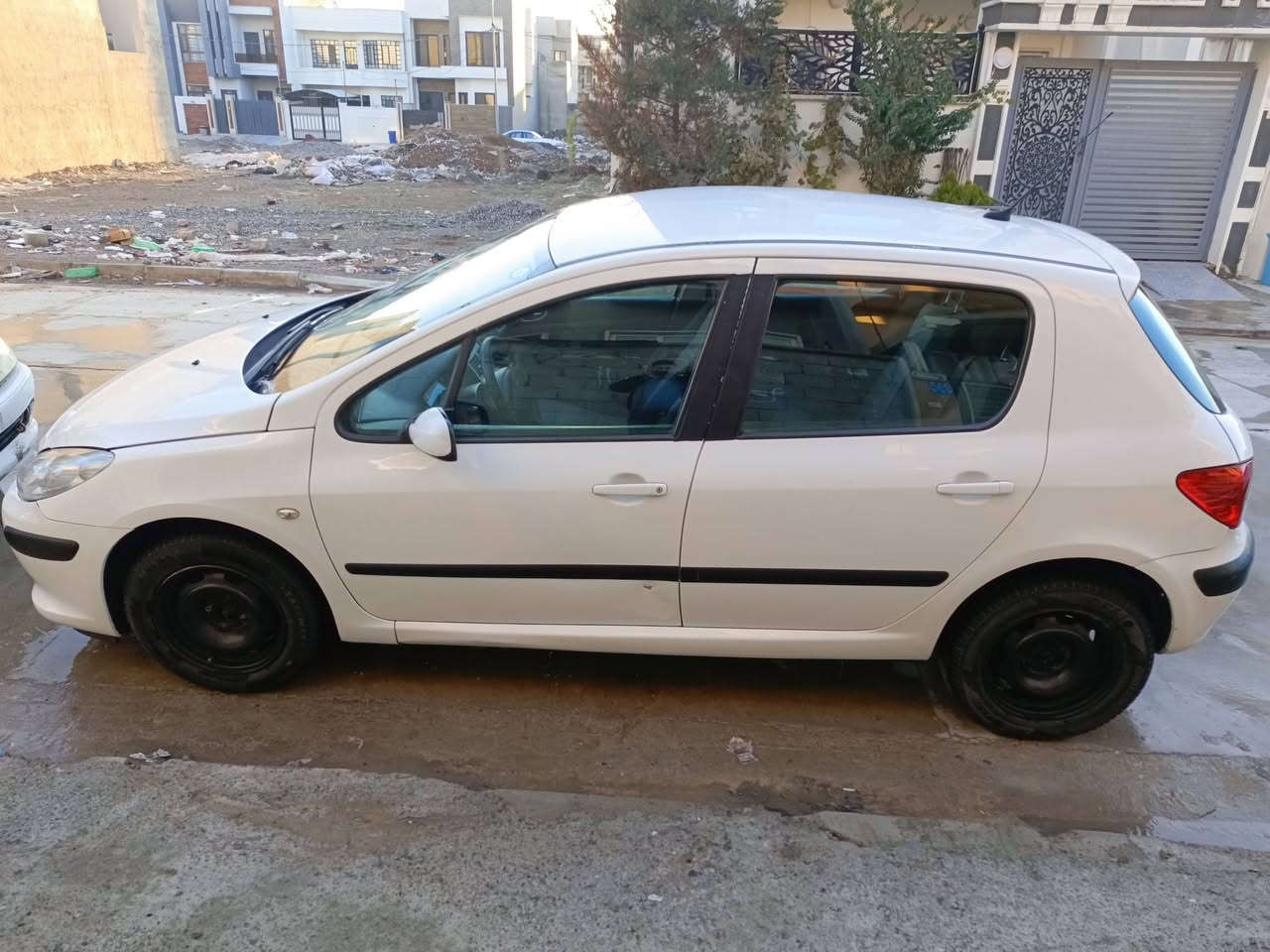 بيجو 307 2006 سيارة وضع شركة كلها علبلادي سنوية بأسمي هزة جديدة تحويل بنفس اليوم محرك وكير شرط تبريد وتدفئة شغال كهربائيات شغالة كلها السيارة بدون اي جطل واي كتوت اضافي بيها صبغ دوسة وداير السعر 66 مكاني موصل الأيسر ***********
