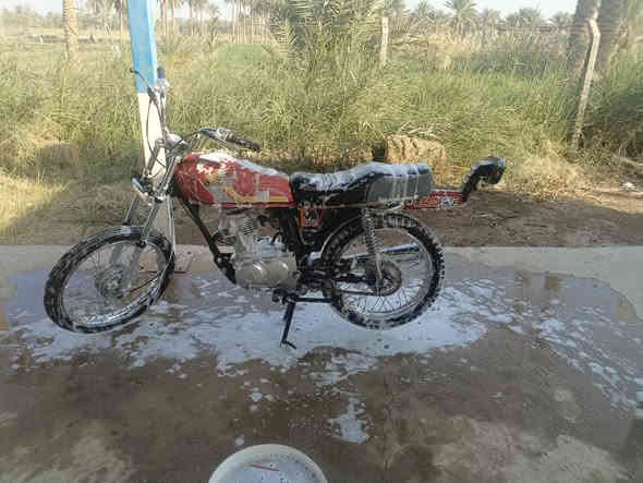 سلا عليكم شباب دراجه البيع 25كلك مكفوله كفاله عامه دراجه قبل فتره ممعمرها ع ايدي
مكان الدوانيه السدير
078474 66167
