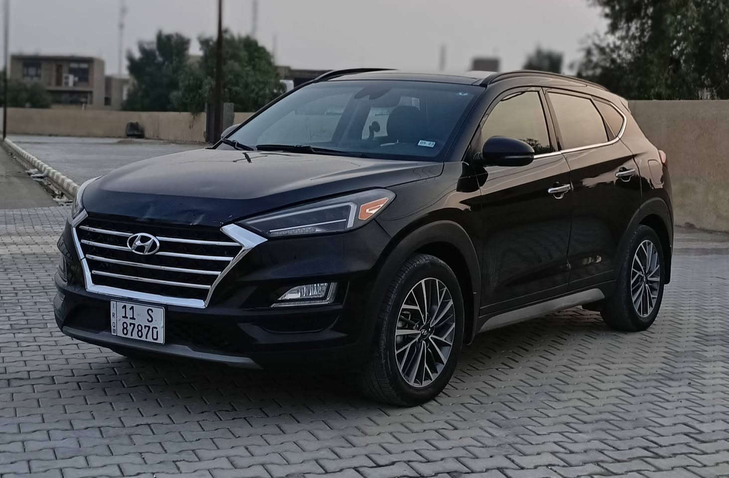 سلام عليكم سياره هيونداي توسان موديل السياره 2021 رقم بغداد مشروع وطني سنويه جديده  رقم جديد تحويل مباشر بلسم السياره جاهزة من كلشي مكان سياره واسط السياره وارد امريكا حادث جاملغ امامي وبنيد فقط بدون دواخل مبدلات اصلي بدون صبغ بلعراق قبق جنطه صبغ باقي كفالة عامه مكينه ولكير مكفولات تبريد شغال السياره اي نقص مابيه حداديه خلفي امامي جديده تخم تاير جديد السياره فول مواصفات واحد على واحد سعر السياره 168 ورقة بيه مجال حك جيه رقم موبايل صاحب سيارة موجود بلنشر 
***********
