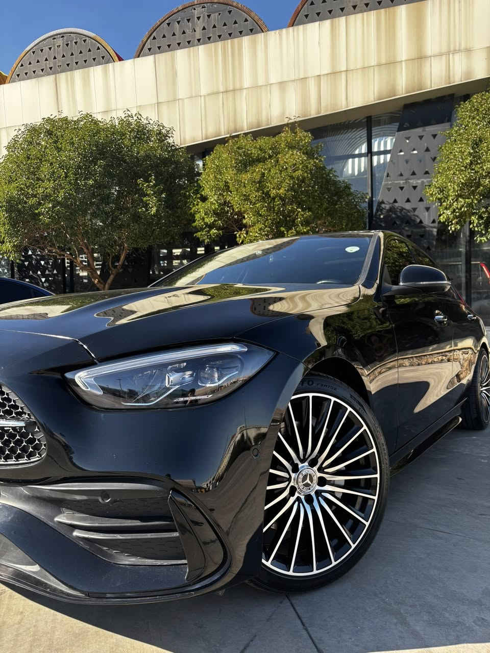 الماركة: مرسيدس بنز
C300 AMG :الموديل
السنة: 2023
المسافة المقطوعة: 40,000 ميل
الضمان: متوفر
ناقل الحركة: 9 سرعات
عدد الأسطوانات: V4
سعة المحرك: 2 لتر
القوة: 258 حصان
الشاحن التوربيني: شاحن توربيني مزدوج
Burmester :اظام الصوت
نظام الملاحة GPS: متوفر
الحساسات: أمامية، خلفية
الكاميرات: 360 + 4 درجة
العجلات: مقاس 18 بوصة
المصابيح: LED متعددة الشعاع
نوع المقاعد: كهربائية تدفية + تبريد  + مدفأة
مساعد الركن: مساعد الركن
الشاشة: شاشة كبيرة واحدة
الدولة: كردستان العراق
المدينة: دهوك
للمزيد من المعلومات
 *********** : 📞 
***********
