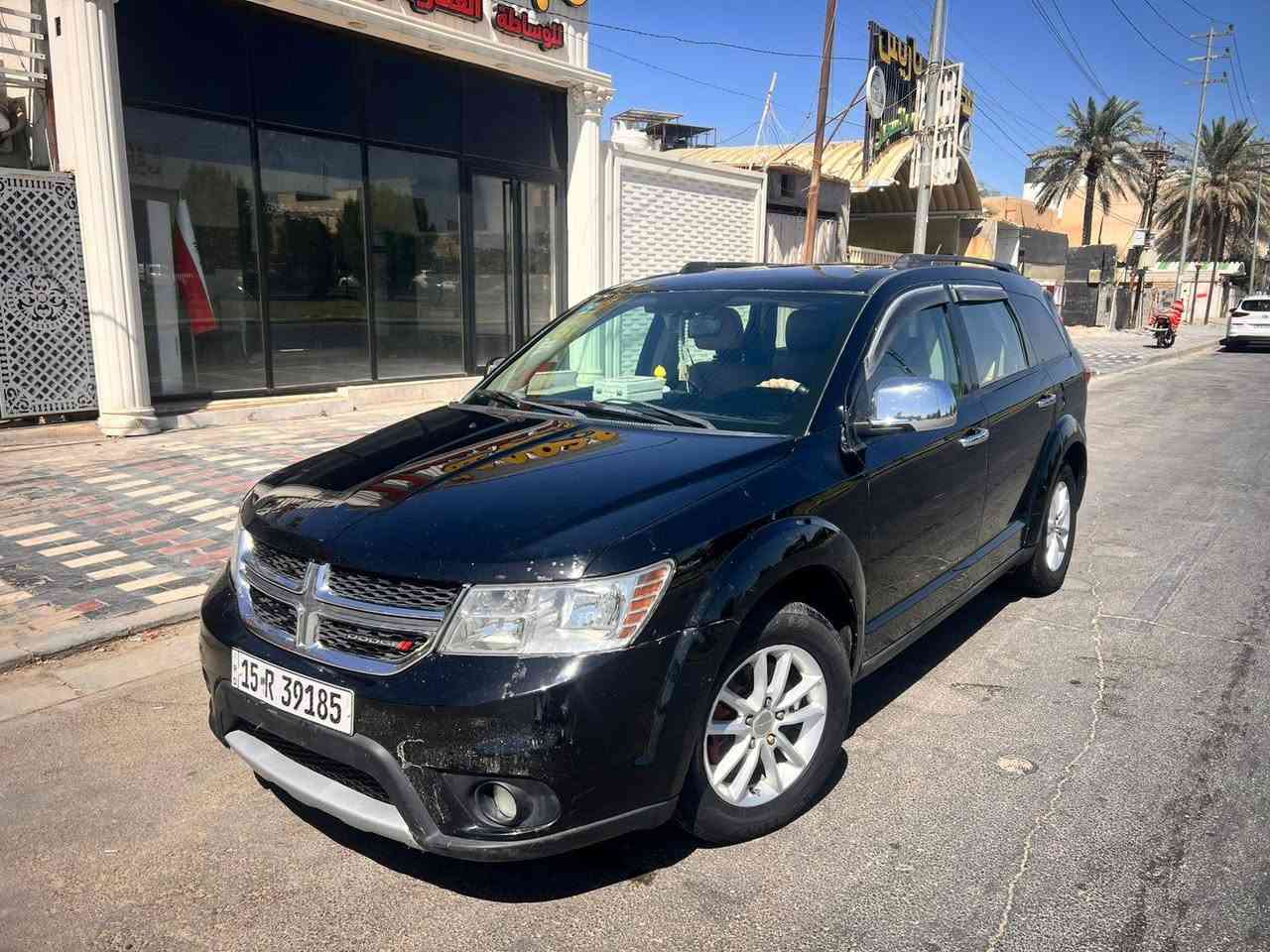 سلام عليكم دوج جورني موديل 2014 سياره حادثه دعاميه خلفيه فقط سياره تعتبر كلين سياره جاهزه ما نقصه شي فقط الدرايم شفت عكس السائق تعبان وجايبله واحد بس ياخذه ويشده السياره مفوله مواصفات داخل كريمي وجلد شاشاات خلفيه سياره مفوله مواصفات مكينه 6 سلندر  7 راكب وصور الحادث مرفقه سعر السياره 132 وبيه مجال بسيط حك الجيه سياره باسمي تحويل ثاني يوم رقم انبار مشروع وطني هزه فحص كله كامله مكاني كربلاء رقم موبايل ***********
