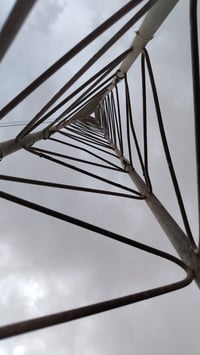 الحمدلله تم نصب برج انترنيت واحد وعشرين متر يتوفر كادر لنصب وفتح ونقل ...