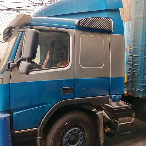 فالفو شيطاني موديل 2004 محرك كير جدد صار اسبوع من شادهن  الرقم *********** السعر 210 ورقه تخم تاير جدد راس وعربانه  مكاني بغداد
