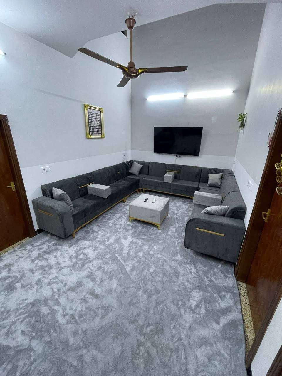 معمل العزاوي للاثاث  كركوك حي الواسطي 
شقل حسب الطلب اذ عندك تعمير نشتقل نبدل اقماش وسفنج وحياكم الله ***********
