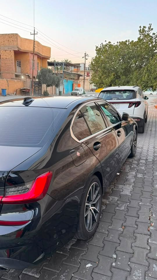 للبيع BMW330i
موديل 2021 
شرط برغي متصرف عليها وانظف من الصور 
الحادث كلش بسيط وموضح مع السونار
فول مواصفات 
مكينة 2000 تيربو 
السيارة ب اسمي فقط تحويل مابيع وكالة 
تشتري مني كبل تحول ب اسمك 
السعر 260 وبيها مجال بسيط حق الجية
مكان السيارة كربلاء 
***********
