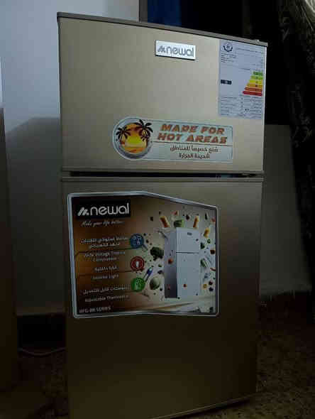 السلام عليكم ثلاجة للبيع حجم صغير مال مكاتب او غرفة نوم بعدها جديده مستعمله شهر او شهرين فقط برودتها فول تجي بابين منفصلات الفريز تجميده كلش قوي لأن شتاء مقللين الدرجه مالتها سعرها 140  وبيها مجال
***********
