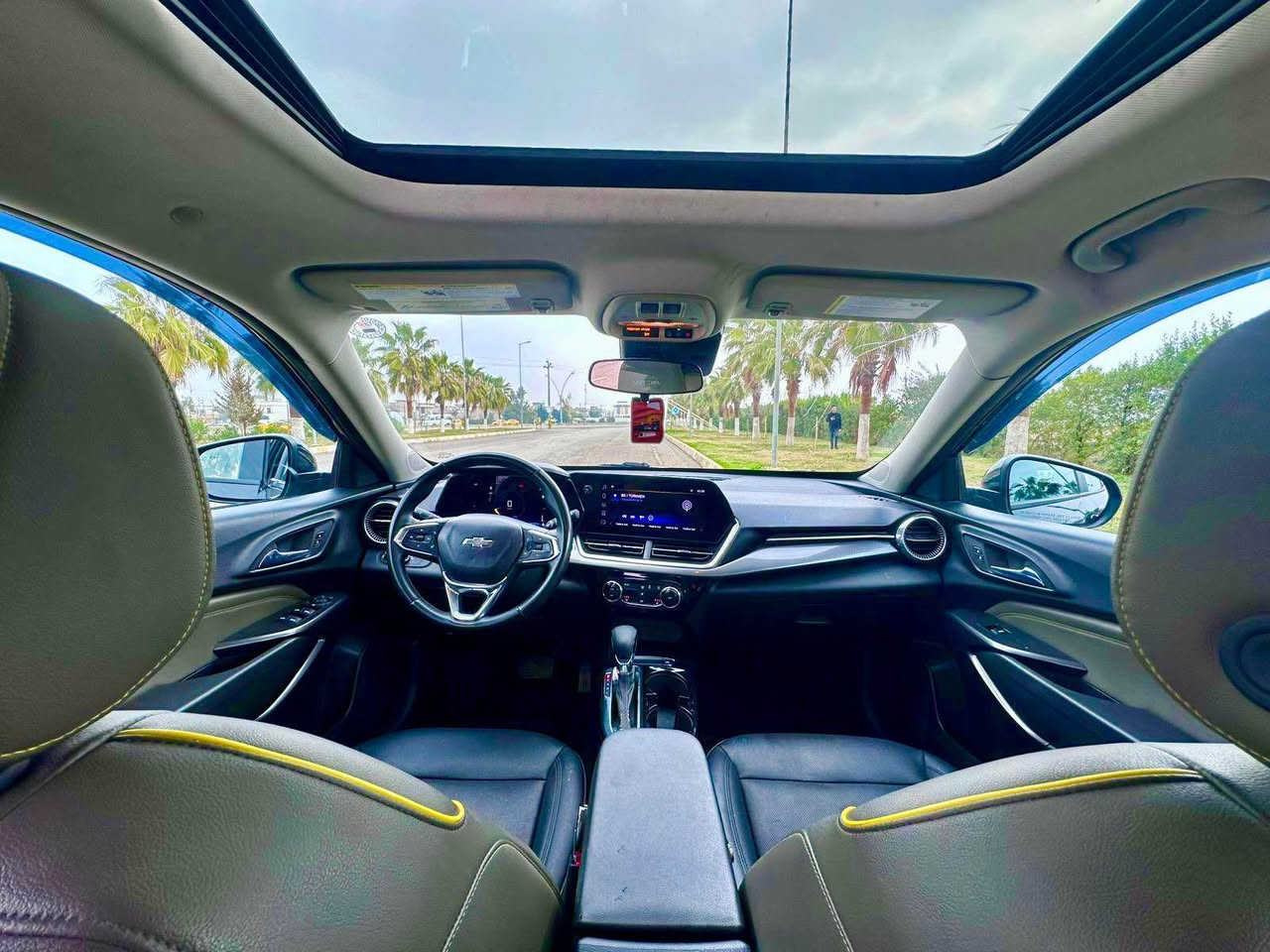 سلام عليكم ورحمه الله وبركاته 
1- للبيع فقط 
2-نوع السيارة ( شوفر ليت تراكس ) 
3- عداد مشي ( 19Km) 
4- مواصفات السيارة ( ACTIV)واحد ع واحد 
5- فتحه (كشن هيتر ) استيرن هيتر تشغيل عن بعد 
6- ضرر سياره مرفوقه مع صور بيها 4 قطع صبغ  بس ابيعها صبغ عام شرط بدون شواصي شرط بدون دواخل 
7- مكان سياره كركوك 
8 - سعر 120 ورقه بي مجال 
9-سنويه نافذة لغاية 2031
 10- موديل السياره 2024
11-للتفاصيل أكثر اتصل ***********. كركوك, العراق
