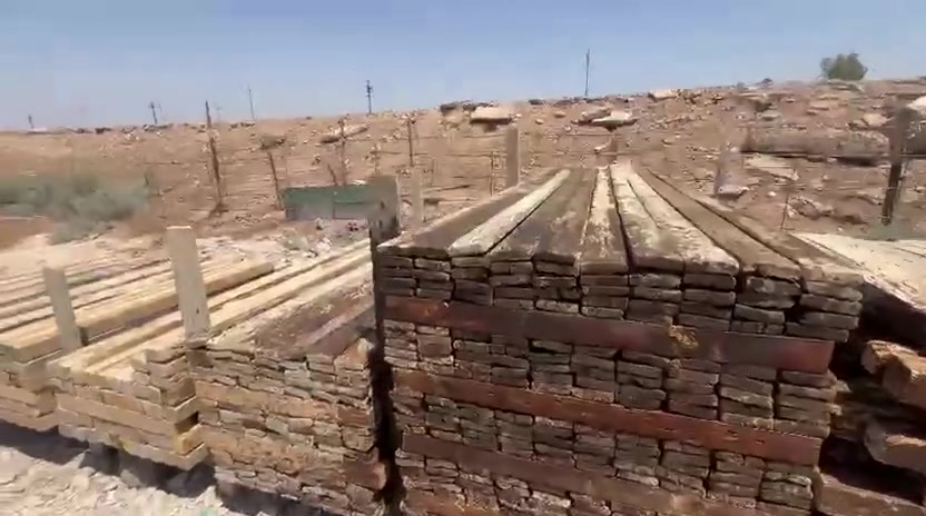 السلام عليكم قالب خشب للبيع نظيف حيل بغداد الحسينيه***********
