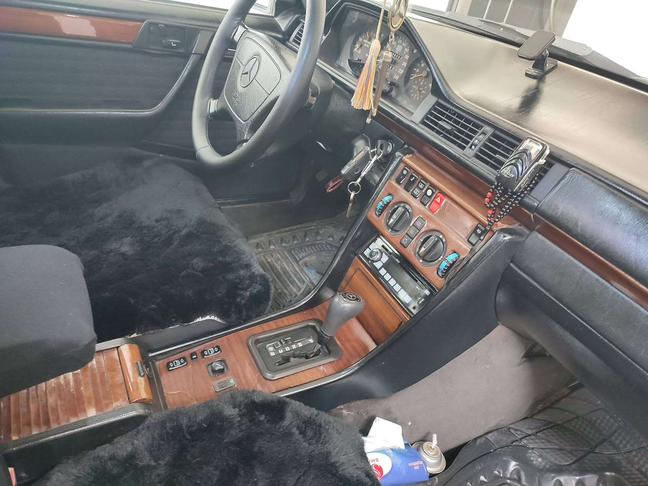 السلام عليكم
عندي مارسيدس دب300 قبغ اسود موديل 92 كامل مواصفات مكفولة الكير ومحرك سيارة جديدة وبلادية

سلايت طكتين

دبل فيت بم

كراسي امامي وخلفي كهرباي

جامات اربعتهن كهرباي

مرايات الجانبية كهرباي

حدادة صدر امامي وخلفي بلادي جديد

تبريد ثلج

تدفة شغال فول

قاعدة دبلات امامي وخلفي جديد بلادي

طخم تايرات جديد

تانكي بانزين جديد مال كصة

نظام بانزين ايدامة جديدة

اريل كهرباي

سيارة بسمي ثاني يوم تحويل السنوي الغايت سنة28 شهر الثاني

مكان السيارة كلار

السعر 95 ورقمي ***********
