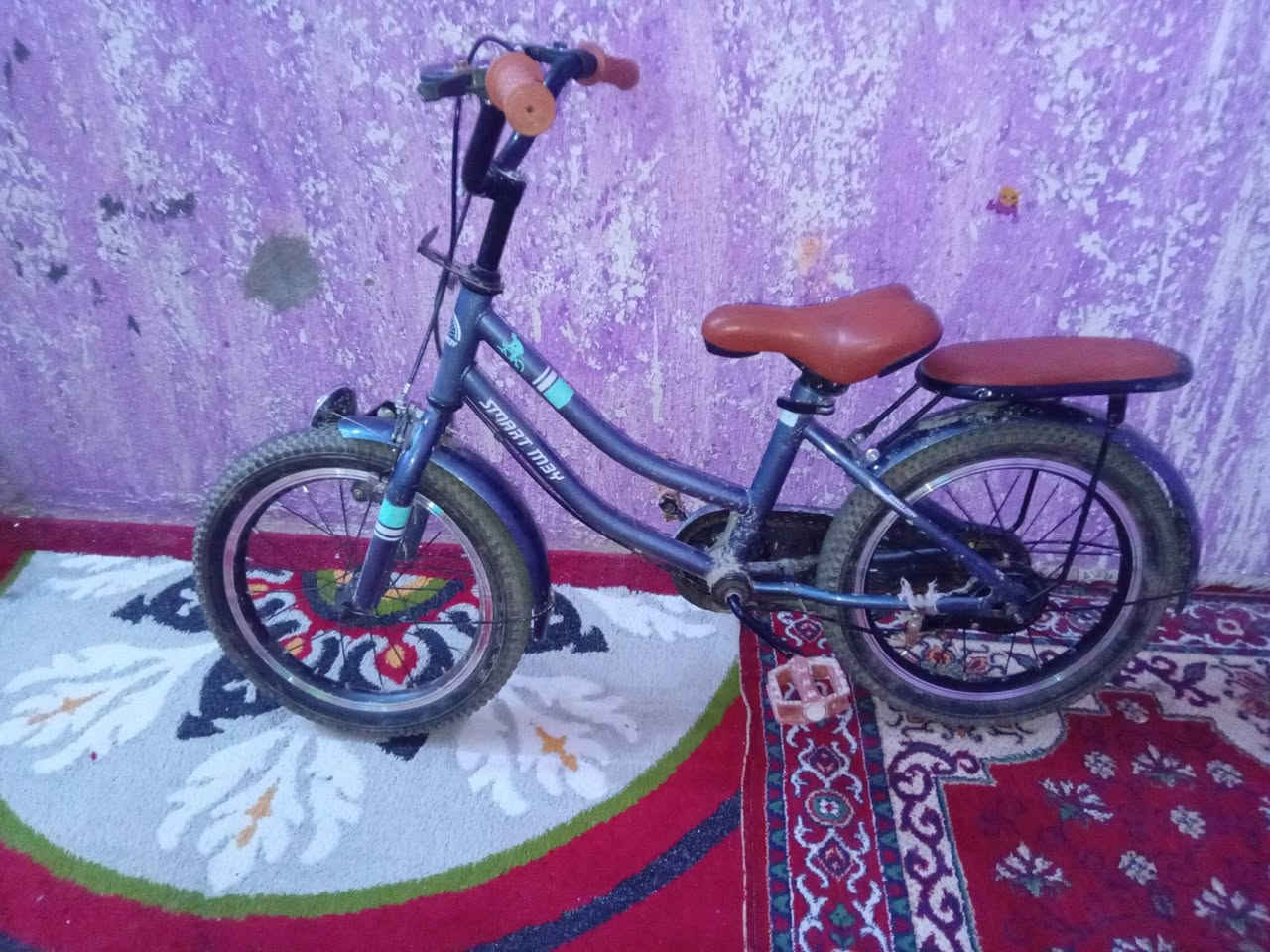 سلام عليكم بايسكل ياباني اصلي صارله شهر ونص من طالع من وكيل شتريته من شارع بغداد بايسكل نضيف كلشي ماعوزه سعره75وبي مجال للطيبين شراي يجي خاص وبخدمته او يتصل ***********
