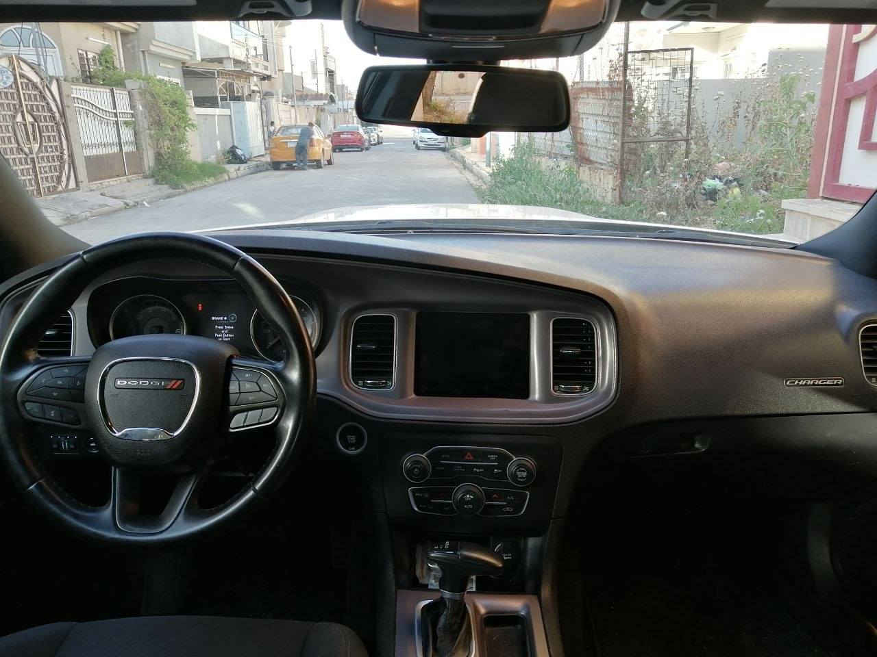 لسلام عليكم جارجر اللبيع موديل ٢٠٢٣ سياراة GT سياراة كلين بس صبغ براس بوند وجاملغ على كد شبر فقط سياراه نضيفة ونشطه ماشيه ٧٣ الف ميل سعر ٢٣٧ بيهه مجال رقم دهوك دولي السياره بل موصل رقم تلفون كورك ***********اسيا ***********
