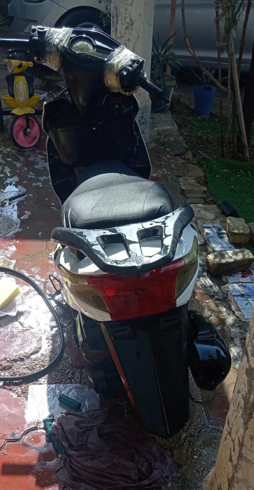 سكنس للبيع او المراوس قبل اسبوعين مجفتها ما ناقصها برغي السعر 250و بيها مجال***********واتساب
