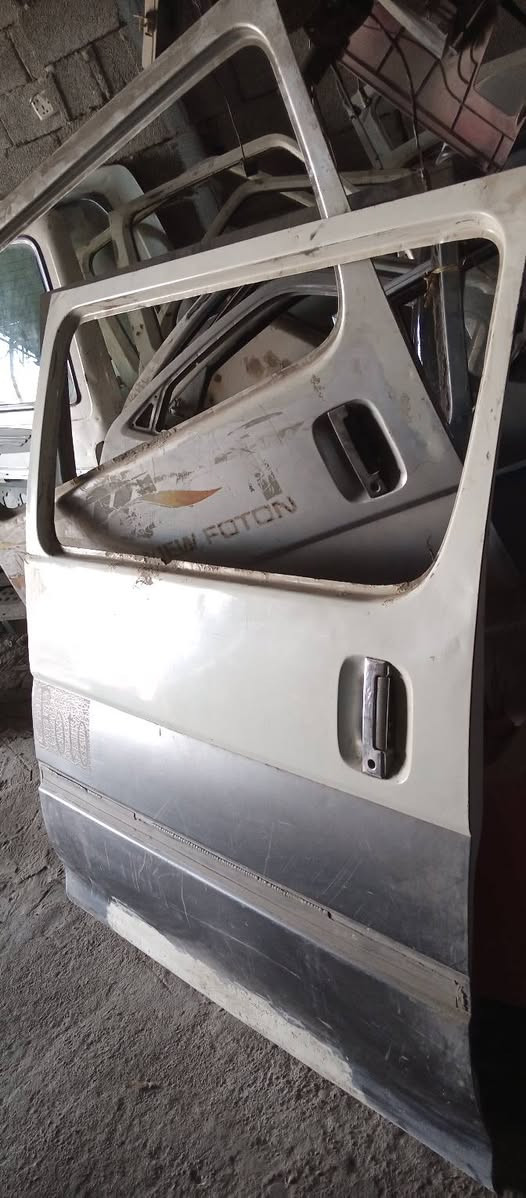 السلام عليكم 
محلات ابو زهراء لتفصيخ الكيات يوجد لدينا كيرات وشفتات وبيبان سلايت وبيبان اماميه و مكائن جام وأيضا يوجد سلندر وكور وكرنك 2701 مكينه يصفي 10
للاستفسار الاتصال علي الارقام 
***********
أبو زهراء 
***********
أبو فراس
