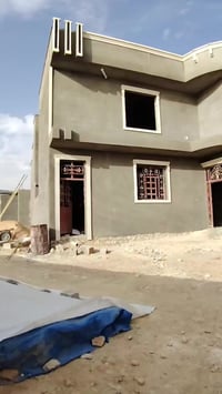 شغل جزئي • قاطع حديثه • خدمات