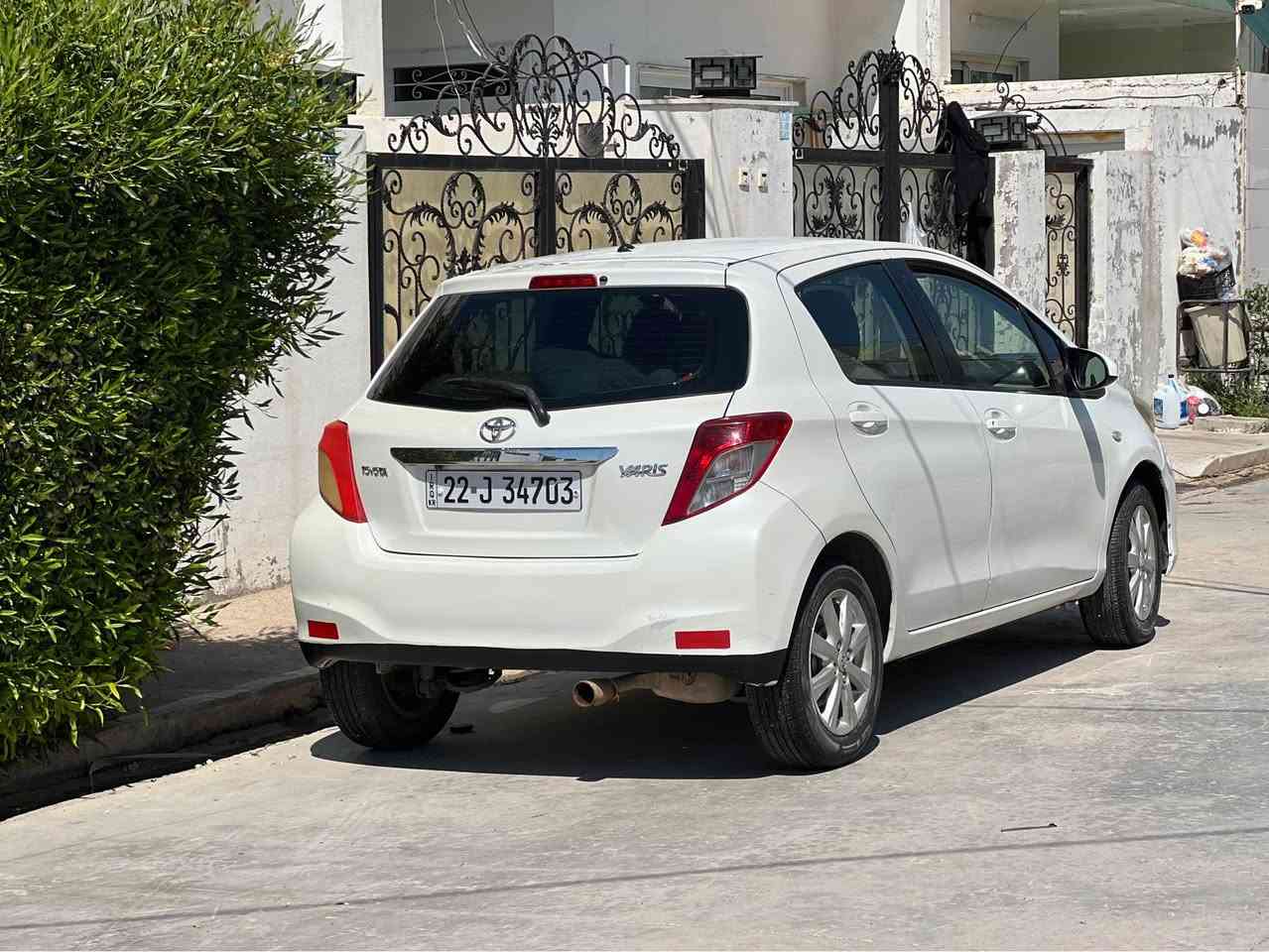 تۆیۆتا یاریس 2013  سپی سەدەفی گێڕ تۆماتیک پێنج بالیف و ویل کەپ و تەبرید زۆر مەزبووت گێڕو مەکینە بەشەرت ڕەقەم و سەنەوی و نوێ تا سالی 2030  پاتری نوێ ڕۆن و فلتەر و شوتەی تازە گۆڕاوە بێ تەقەو ڕەقە  مەکینەی لۆکە پلاک و نۆزلی نوێ و بیلادی بەنزینی زۆر کەم دەخوا پێش و پشتی کەپس کاڵ بوونەوەی نیە وەکو سبوغ دوو نیو چاملغی دواوەی ماتۆڕ خۆی لێداوە بویتە سبوغ دوو پارچەی ساردە کوتە هی خۆمە و بەناوی خۆمە لەهەولێر 
***********
نرخی 99 أربيل, العراق
