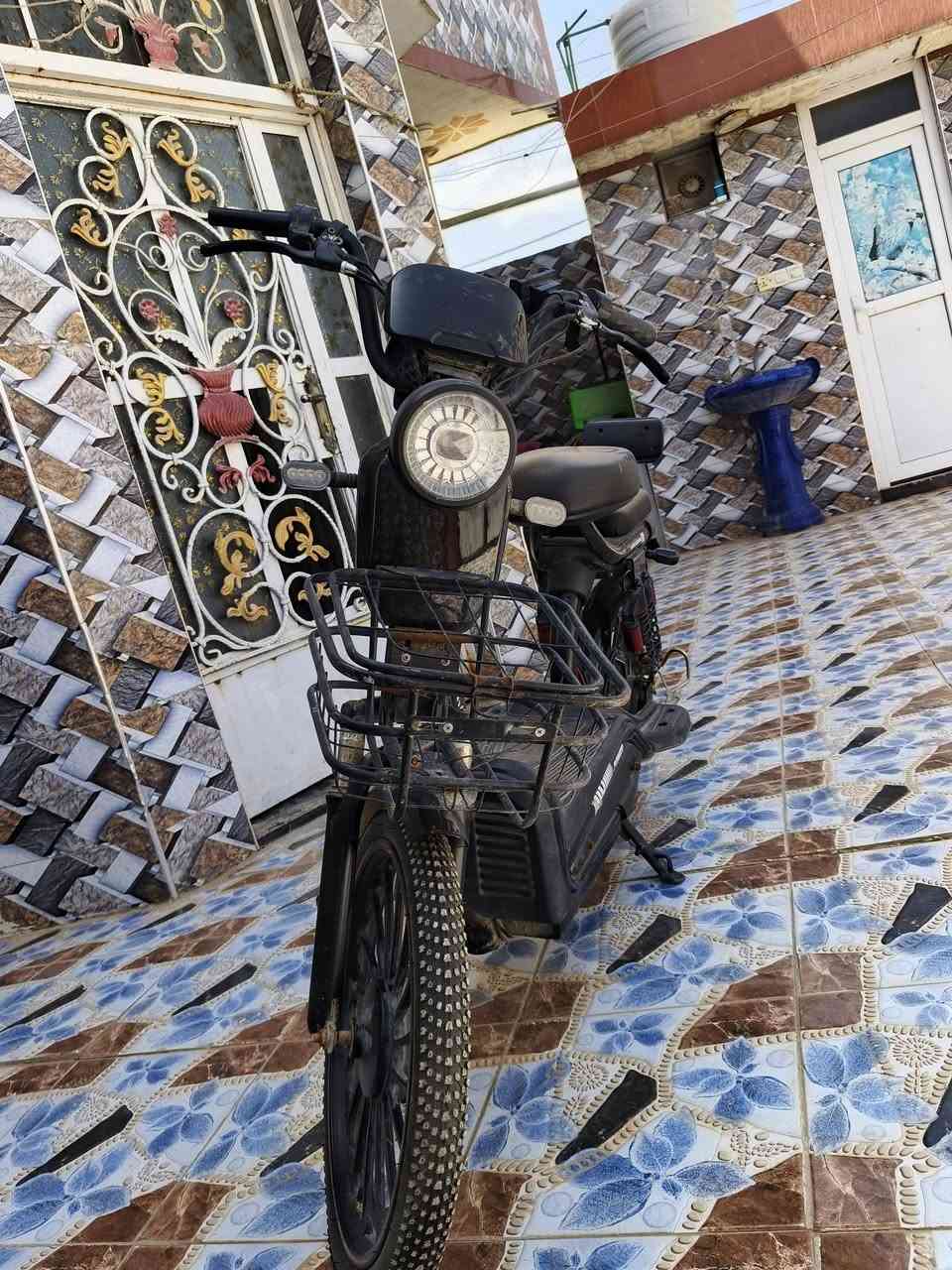 السلام عليكم باسكل شحن للبيع حجم 20 نضيف كلش يحتاج تبديل( بطاريات + يدة بريك) فقط شاحنته موجودة سعرة 220 وبي مجال حك الجية  للعلم سعر الجديد 525 عنواني بابل #قضاءالهاشمية مقابل المول للاستفسار ***********
