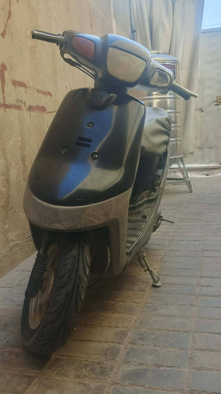 دراجه بطة للبيع
مكينه خبط هندر واحد دراجه مرتبه 
كرهبائيات شغاله بس يرادلهن ترتيب
شاصي مكفول 

سعر150 الف 
مكاني نجف ابو صخير
***********
